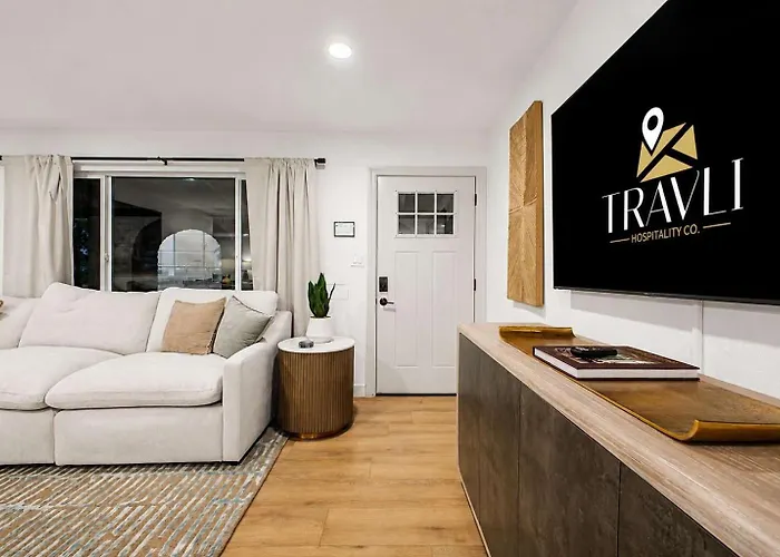 New Ocotillo Luxe Retreat Old Town
