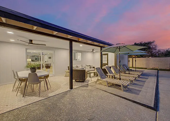 Dom wakacyjny New Ocotillo Luxe Retreat Old Town