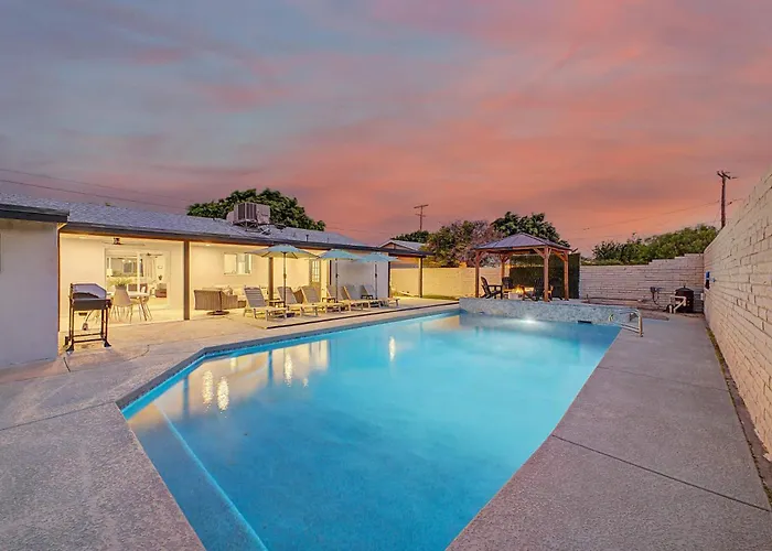 Dom wakacyjny New Ocotillo Luxe Retreat Old Town *